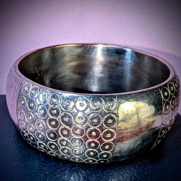Handmade chunky, thick silver-plate over copper punch-stamped bangle bracelet 8" - Picture 3 of 4